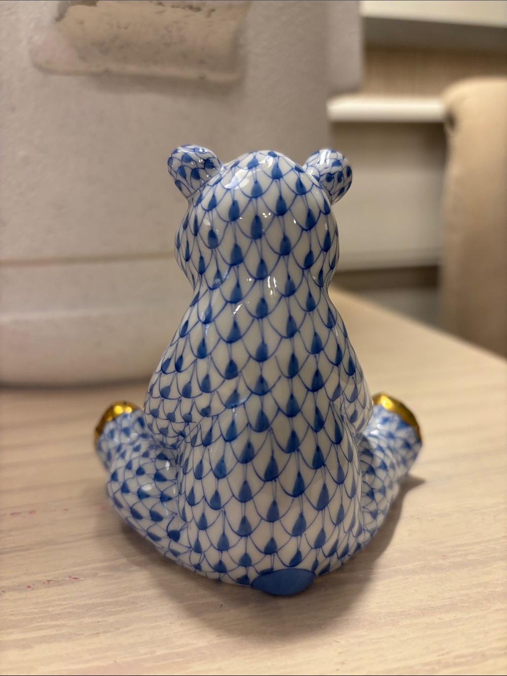 Herend Blue and Gold Fishnet Sitting Bear Figurine - Picture 3 of 4